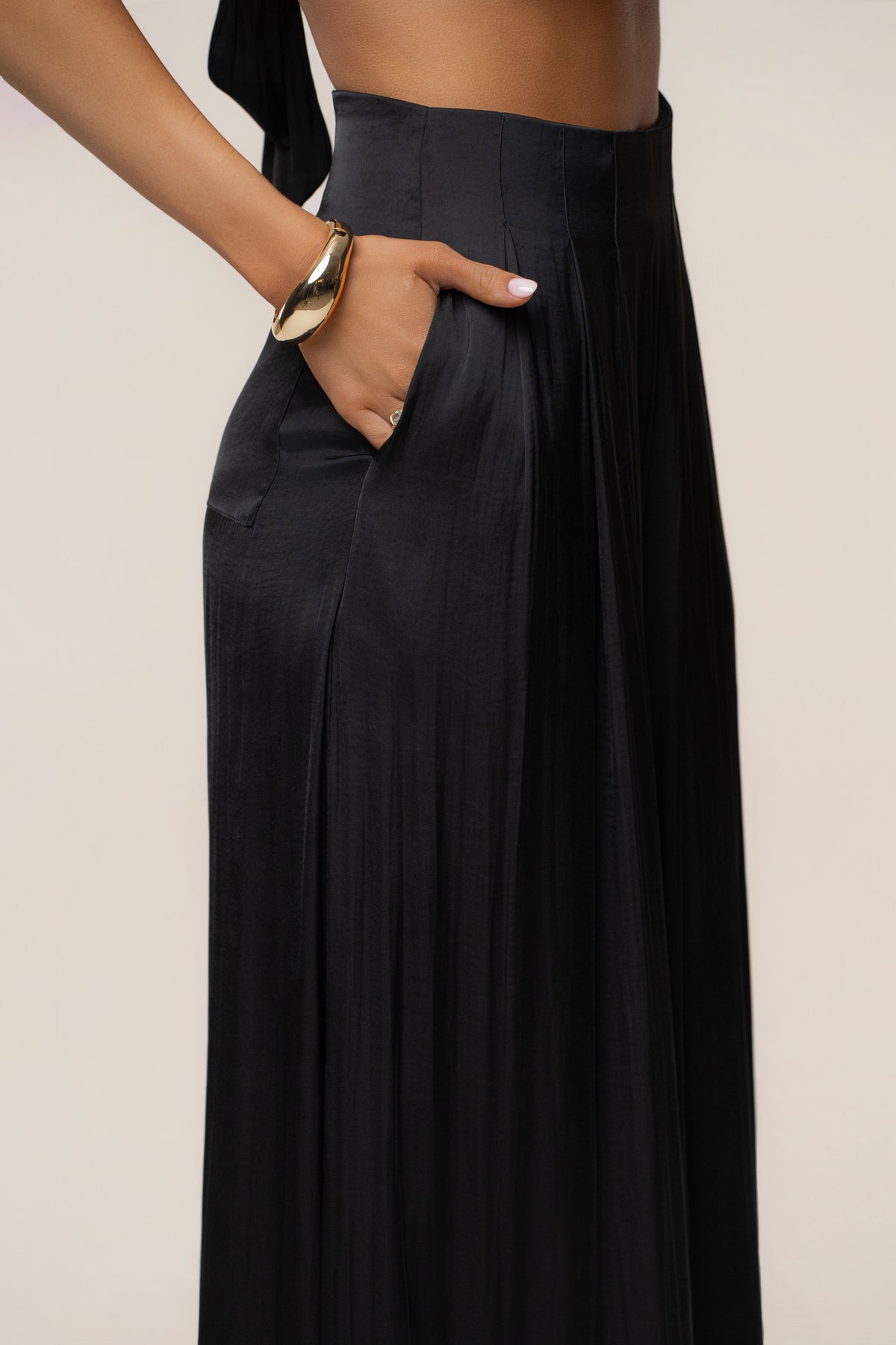 Black Core Form Pleated Trouser