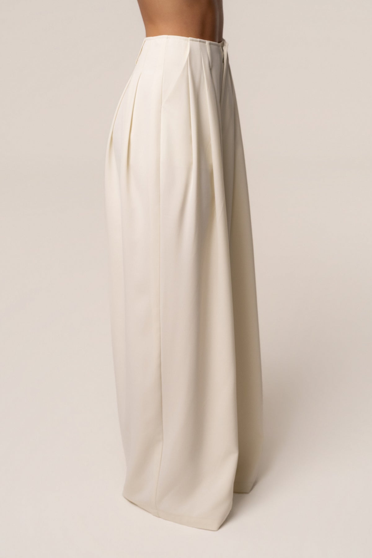 Cream Estate Pleated Trouser