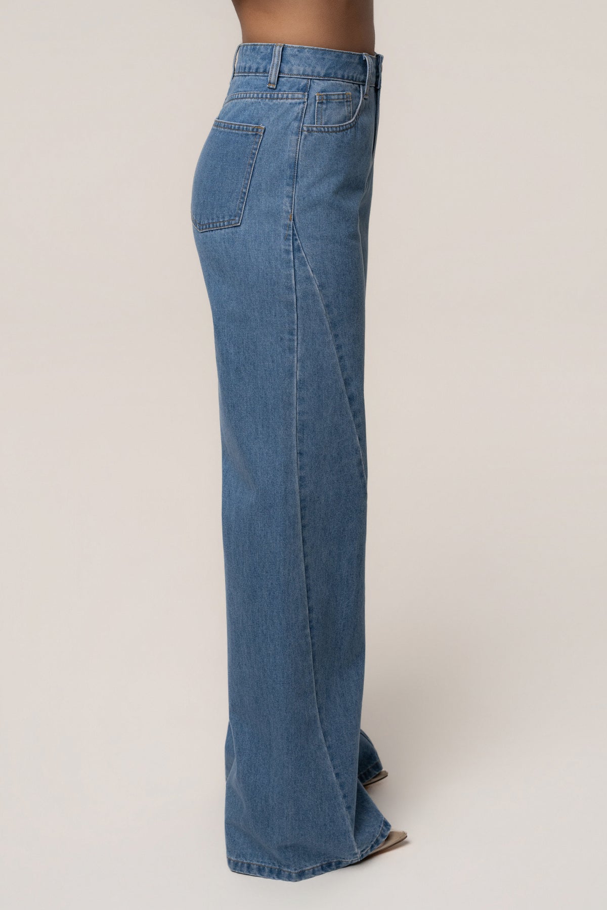 Medium Wash Flowline Seam Jean